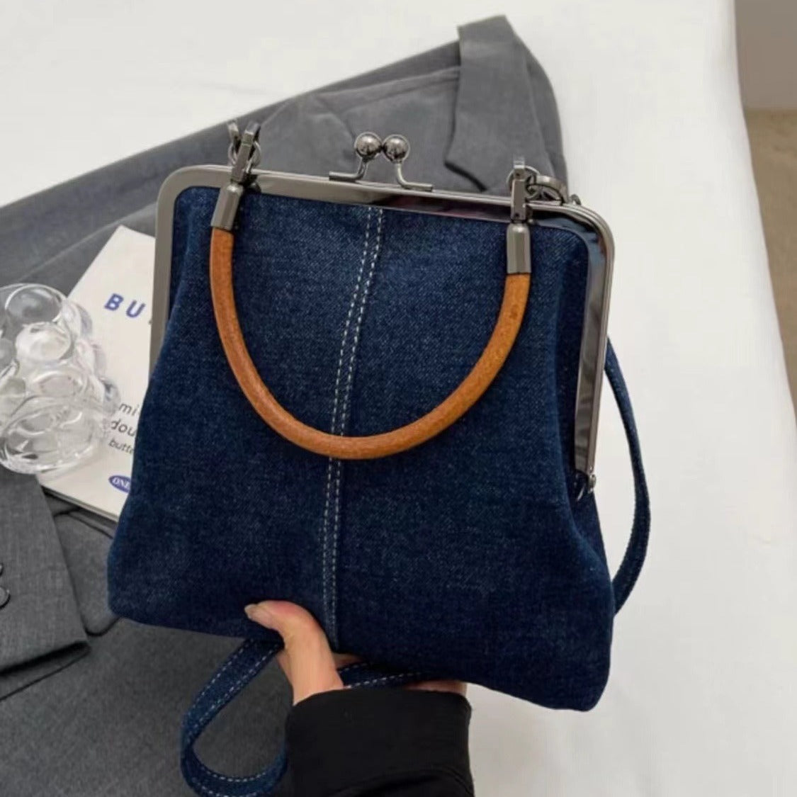 Chic Denim Crossbody Bag – Light, Foldable & Travel-Ready