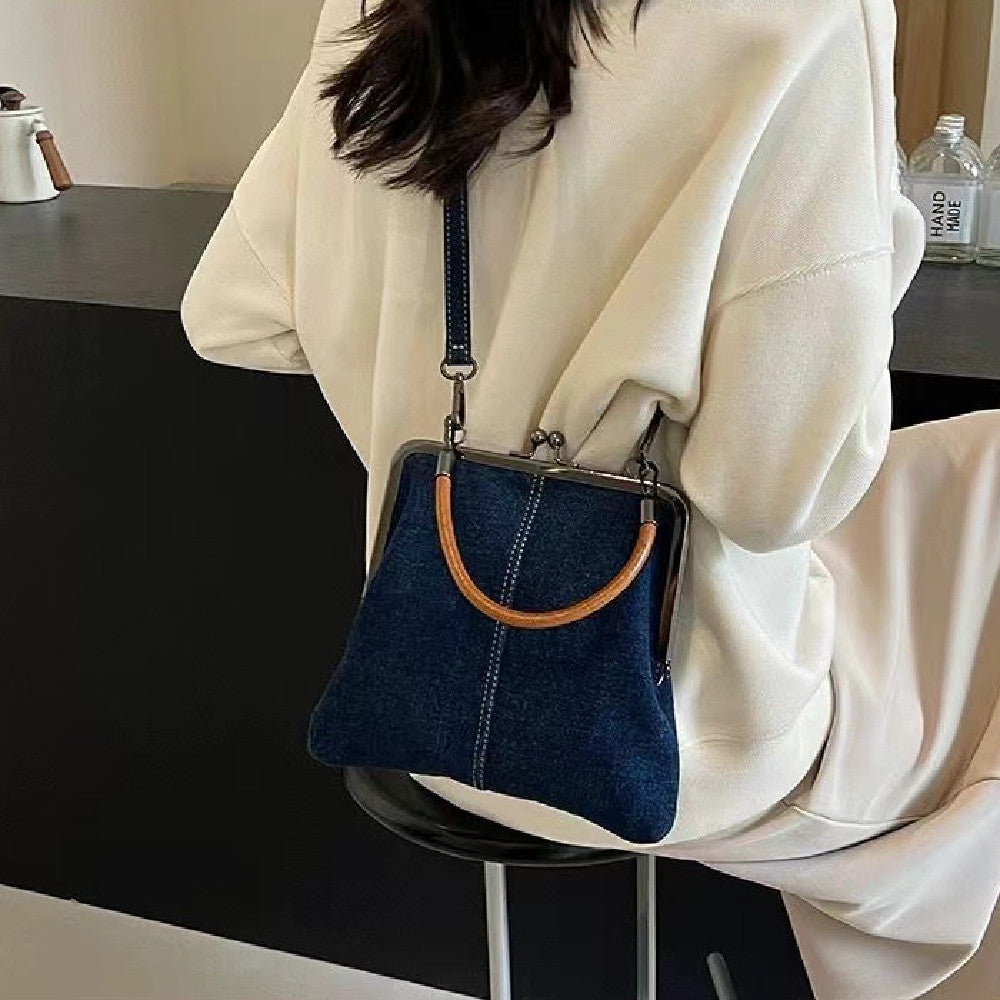 Chic Denim Crossbody Bag – Light, Foldable & Travel-Ready